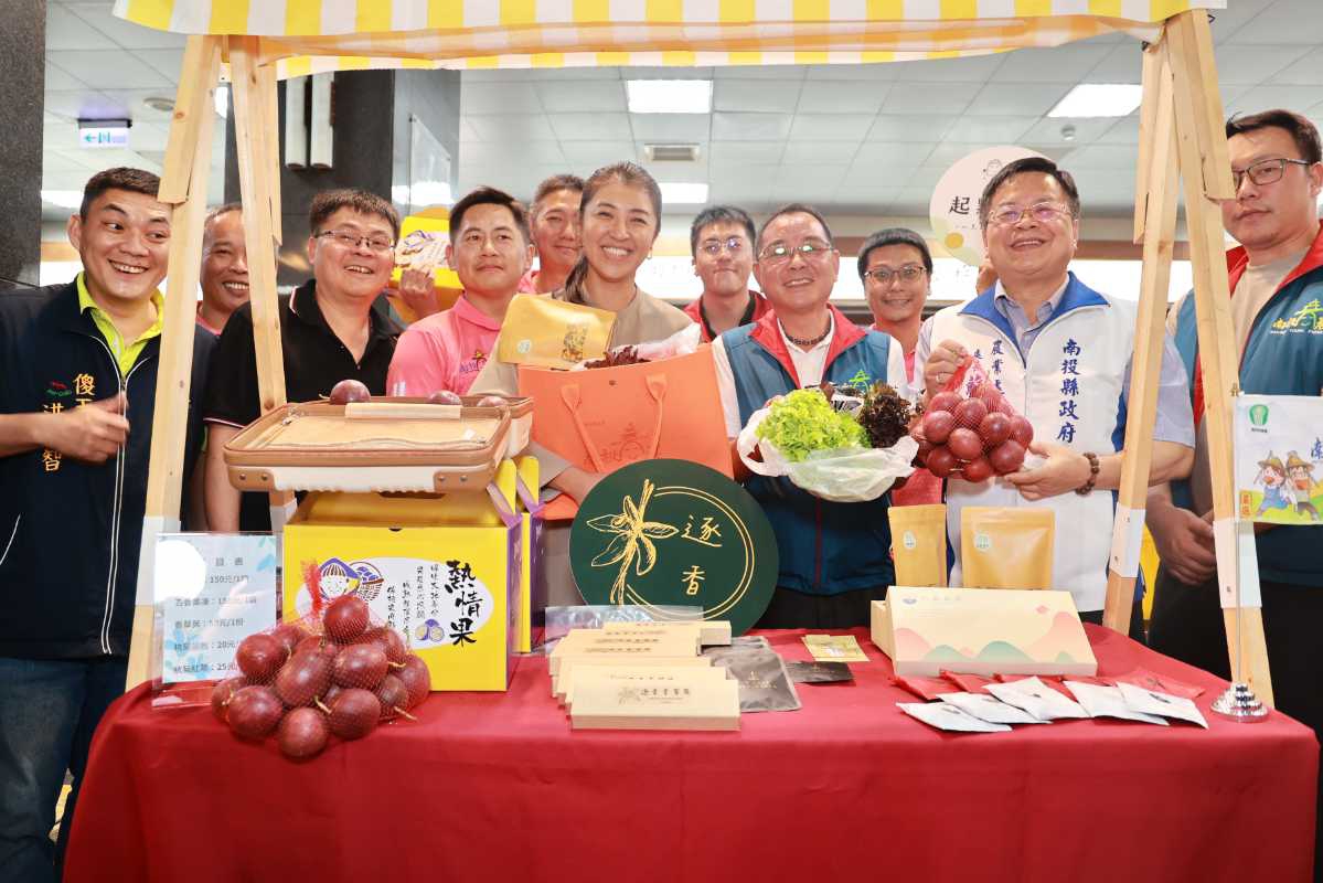 青農快閃市集在南投盛大登場 縣長許淑華親自助陣（圖：南投縣政府 提供）