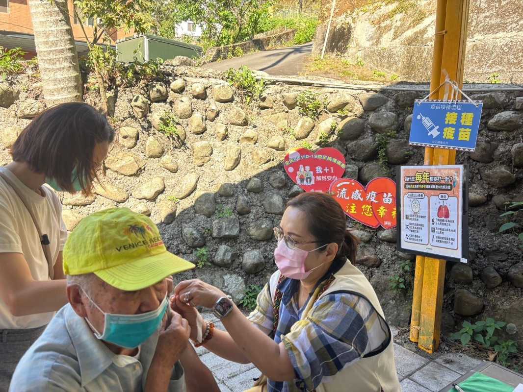 竹縣秋冬假日與夜間均可接種 到宅居家接種方便弱勢、偏鄉（圖：新竹縣政府衛生局 提供）